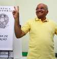O governador e candidato a reeleição, José Melo (PROS) vota no colégio Ângelo Ramazotti, em Manaus (AM), neste domingo  Foto: Edmar Barros / Futura Press