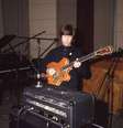 <p>Gretsch 6120 será leiloada por primo de John Lennon</p>  Foto: Tracksauction.com / Divulgação