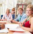 Para evitar maiores gastos e fugir de brasileiros, intercambista deve evitar grandes metrópoles  Foto:  Monkey Business Images / Shutterstock