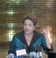 <p>"Compare a minha recessão com a dele, compare os monstros do passado, com o que está acontecendo no meu governo", disse Dilma</p>  Foto: Daniel Favero / Terra