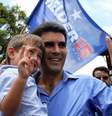 O candidato ao Governo do Estado do Pará pelo PMDB, Helder Barbalho, durante votação no primeiro turno  Foto: Tamara Saré / Futura Press