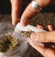 <p>Crises de abstinência de maconha podem causar quadros de ansiedade, insônia, distúrbios de apetite e depressão</p>  Foto: Getty Images 