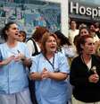 Funcionários de hospital protestam pedindo demissão de ministra da Saúde da Espanha, Ana Mato, depois que enfermeira contraiu Ebola em Madri. 07/10/2014  Foto: Andrea Comas / Reuters