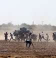 Os conflitos na cidade de Kobani acontecem entre os curdos e os jihadistas, que já tomaram parte do território  Foto: Umit Bektas  / Reuters
