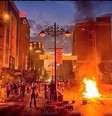<p>Milhares se manifestam na Turquia para pedir intevenção do governo na guerra contra o Estado Islâmico</p>  Foto: Twitter