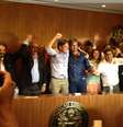 <p>Marcelo Crivella e Lindberg Farias selam acordo para 2&ordm; turno nas elei&ccedil;&otilde;es do RJ</p>  Foto: Marcus Vinicius Pinto / Terra