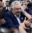 <p>José Mujica recebe 43 refugiados sírios</p>  Foto: Ansa Brasil / Reprodução