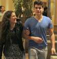 Livian Aragão e Nicolas Prattes passeiam em shopping  Foto: AgNews