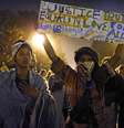 Pessoas manifestam no estado de Missouri contra racismo após a morte de mais um jovem negro pela polícia em 2014  Foto: Jim Young  / Reuters