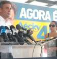 Aécio concedeu entrevista coletiva em um de seus comitês em SP  Foto: Janaina Garcia / Terra