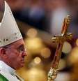 <p>Papa Francisco durante missa na Bas&iacute;lica de S&atilde;o Pedro, no Vaticano, no domingo</p>  Foto: Giampiero Sposito / Reuters