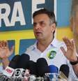 O candidato à Presidência da República pela Coligação Muda Brasil, Aécio Neves, concede entrevista coletiva à imprensa, nesta quinta-feira (16), em São Paulo (SP). Aécio criticou a campanha de Dilma e os ataques no horário eleitoral  Foto: Alex Falcão / Futura Press
