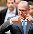 <p>O governador de São Paulo, Geraldo Alckmin (PSDB), recebeu da Arsesp o aval para aumentar a taxação em abril, mas resolveu esperar</p>  Foto: Thiago Bernardes / FramePhoto