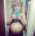 <p>Renatinha mostrando seu barrigão de 8 meses.</p>  Foto: @renatinhamaravilha22 / Reprodução