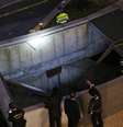 Policiais examinam local do acidente que matou 16 pessoas em Seul nesta sexta-feira  Foto: Kim Hong-Ji  / Reuters