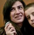 Erion foi devolvido à mãe nesta quinta, em Kosovo   Foto: BBC News Brasil