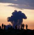 <p>Curdos assistem aos ataques contra o Estado Isl&acirc;mico na fronteira turco-s&iacute;ria, em 18 de outubro</p>  Foto: Kai Pfaffenbach / Reuters