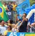 O ex-jogador de futebol Ronaldo Nazário ao lado da mãe de Aécio, Inês Maria Neves da Cunha  Foto: Janaina Garcia / Terra