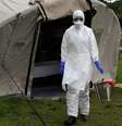 <p>Roupas de proteção custam quase R$ 200</p>  Foto: Archivo / AP