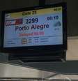 <p>Painel do aeroporto avisou sobre o atraso aos passageiros</p>  Foto: Melissa Medeiros / vc repórter