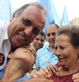 <p>Luiz Fernando Pezão durante campanha eleitoral no Rio de Janeiro</p>  Foto: José Lucena / Futura Press