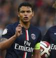 <p>Thiago Silva e David Luiz, dupla de zaga da Sele&ccedil;&atilde;o Brasileira, em a&ccedil;&atilde;o pelo PSG</p>  Foto: Frack Fife / AFP