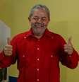 <p>Lula durante a votação nas eleições presidenciais de 2014</p>  Foto: Marcos Bezerra / Futura Press