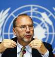 Peter Piot acredita que vírus do ebola pode chegar à China  Foto: Denis Balibouse / Reuters