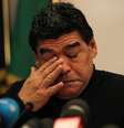 <p>Maradona se diz vítima de perseguição injusta promovida pela Receita da Itália</p>  Foto: Paolo Bruno / Getty Images 