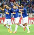 Cruzeiro pressionou a saída de bola do Santos e dominou o primeiro tempo com facilidade  Foto: Cristiane Mattos / Futura Press