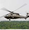 Helicóptero foi usado para resgatar as vítimas  Foto: FAB / Divulgação