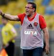 Preocupado com a Copa do Brasil, Vanderlei Luxemburgo poupou alguns titulares contra a Chapecoense  Foto: Buda Mendes / Getty Images 