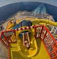 <p>Toboáguas, suimuladores de surf e marinas são atrações radicais em cruzeiros</p>  Foto: Carnival Cruise Line/Divulgação
