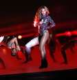 REFILING - CORRECTING PHOTOGRAPHERS NAME IN CAPTION - Beyonce performs a medley of songs during the 2014 MTV Video Music Awards in Inglewood, California August 24, 2014.  Foto: Mario Anzuoni (UNITED STATES  - Tags: ENTERTAINMENT) / Reuters