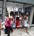<p>Movimentação no Colégio Central de Salvador, BA, local de aplicação do Exame Nacional do Ensino Médio</p>  Foto: Luciano da Mata / Futura Press