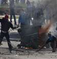 <p>&Aacute;rabes israelenses entram em confronto com a pol&iacute;cia&nbsp;durante&nbsp;protesto na aldeia&nbsp;de Kfar Kana, norte de Israel</p>  Foto: Ariel Schalit / AP