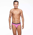 Rodrigo Alves é considerado o "Ken humano" pela imprensa inglesa  Foto: Twitter / Reprodução