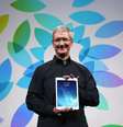 <p>Tim Cook, atual presidente-executivo da Apple afirma que "algumas mentes brilhantes da App Store também estão emprestando seus talentos para esta causa"</p>  Foto: Getty Images 