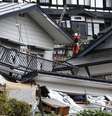 Terremoto de 6,7 graus na escala Richter atingiu a cidade de Nagano (centro do Japão) e provocou a queda de dezena de casas  Foto: JIJI PRESS  / AFP