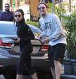 <p>Robert Pattinson e FKA Twigs s&atilde;o pura divers&atilde;o</p>  Foto: The Grosby Group