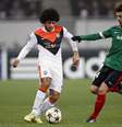 <p>O time de Taison, Luiz Adriano e Bernard virá ao Brasil para amistosos</p>  Foto: Gleb Garanich / Reuters