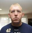 <p>Darren Wilson, policial que matou o jovem negro&nbsp;Michael Brown&nbsp;em Ferguson, an&uacute;ncio que ren&uacute;ncia ao cargo, mesmo ap&oacute;s o j&uacute;ri inocent&aacute;-lo</p>  Foto: Reuters