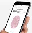 <p>Em termos de segurança, o Apple Pay criptografa cada transação como única, ou seja, podendo ser usada apenas uma vez, impossibilitando assim que as informações pessoais dos usuários sejam capturadas por criminosos digitais</p>  Foto: Apple / Reprodução