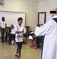 <p>Padre Jan Mathieu Van Dael, da ordem dos sacerdotes Sagrado Coração de Jesus (SCJ), é responsável há mais de 20 anos pelo Sítio Esperança da Criança, na praia de Pernambuco, em Caucaia, próximo a Fortaleza (CE)</p>  Foto: RR/Nieuwsblad.be / Divulgação