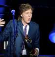 Paul McCartney se apresentou no Allianz Parque, em São Paulo, na noite dessa terça-feira (25) em parte da turnê Out There! O ex-Beatle sobe ao mesmo palco nesta quarta-feira (26). A atual excursão já passou pelo Rio de Janeiro, Espírito Santo e Brasília.  Foto: Osmar Portilho / Terra