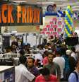 Centenas de pessoas se aglomeram em loja das Casas Bahia no centro de São Paulo para aproveitar a Black Friday  Foto: Marcos Bezerra / Futura Press