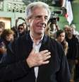 <p>Oncologista de 74 anos recebeu 53,9% dos votos no segundo turno das elei&ccedil;&otilde;es</p>  Foto: AP