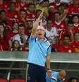 Dorival Júnior vê seu time se complicar ainda mais no Brasileiro  Foto: Lucas Uebel / Getty Images 