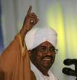 <p>Bashir explicou que seu governo "melhorou" suas relações com a Europa e com os estados do Golfo Pérsico</p>  Foto: Mohamed Nureldin Abdallah / Reuters