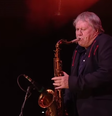Bobby Keys durante último show com os Stones, no Glastonbury de 2013  Foto: Youtube / Reprodução